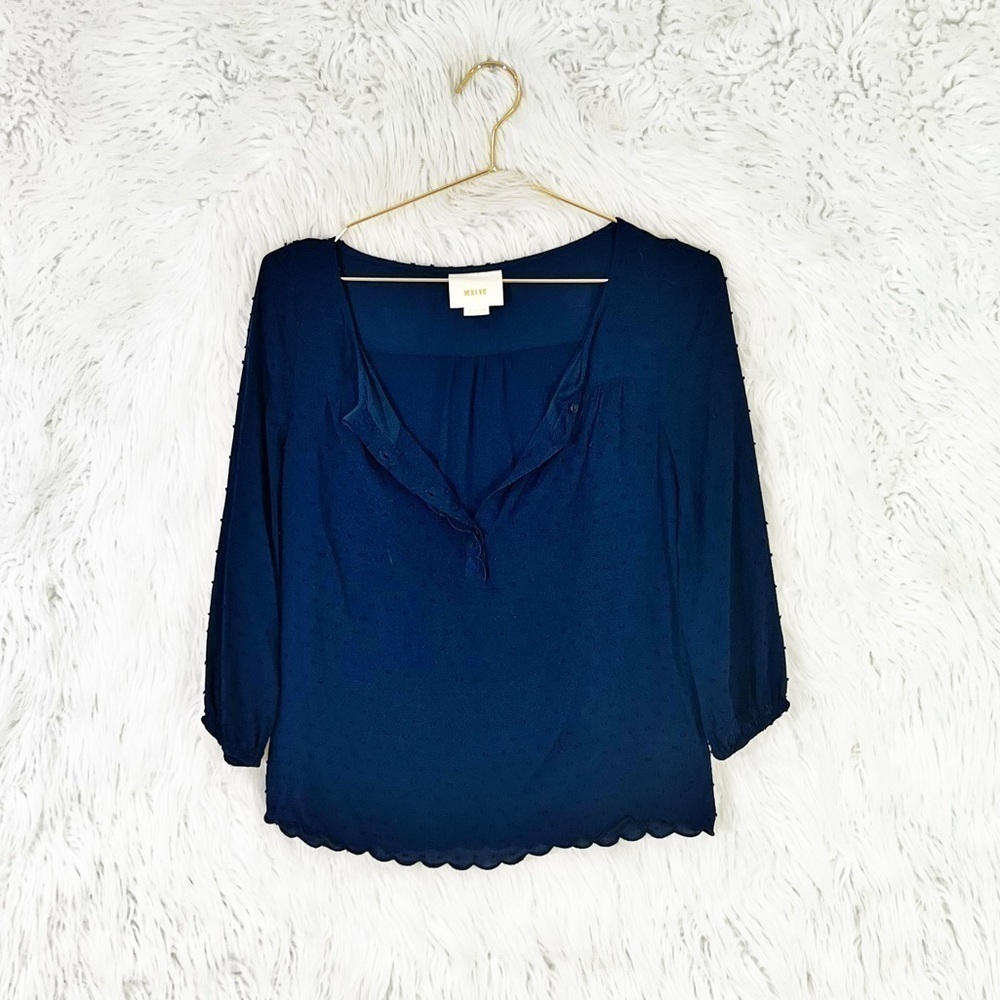 ANTHROPOLOGIE Maeve navy Swiss dot scalloped hem blouse